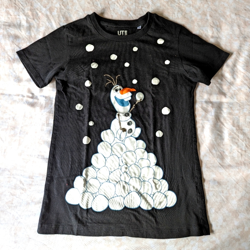 UNIQLO kids size S black t-shirt